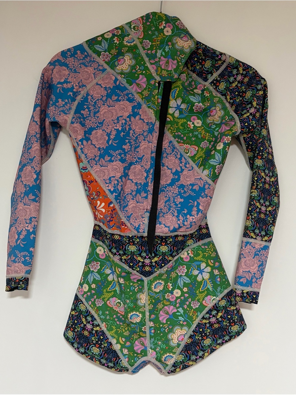 Cynthia Rowley Women’s Daybreak Floral Wetsuit Size XS - Picture 4 of 13
